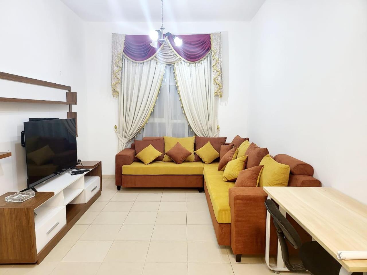 Cheap Holiday Home عجمان الغرفة الصورة